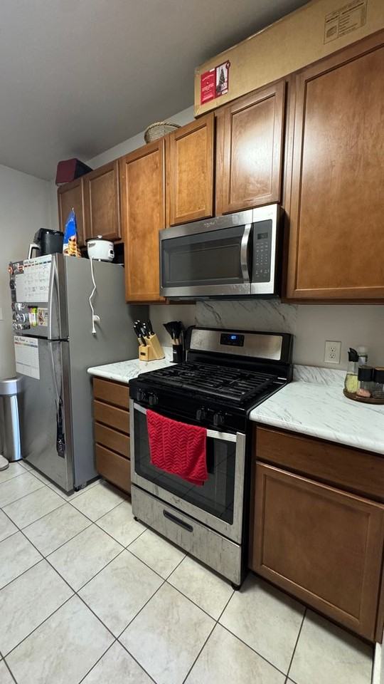 409 E Pease St - Photo 5 of 14