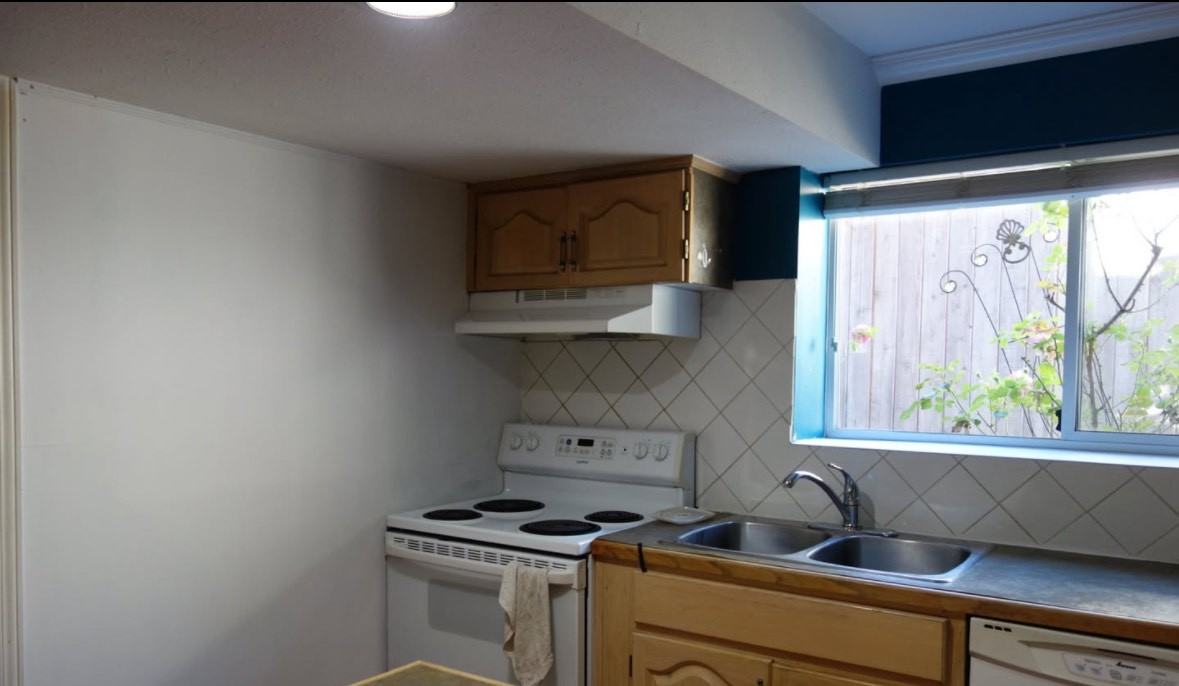 Salal Crescent & Woodsia Pl #bsmt - Photo 4 of 15