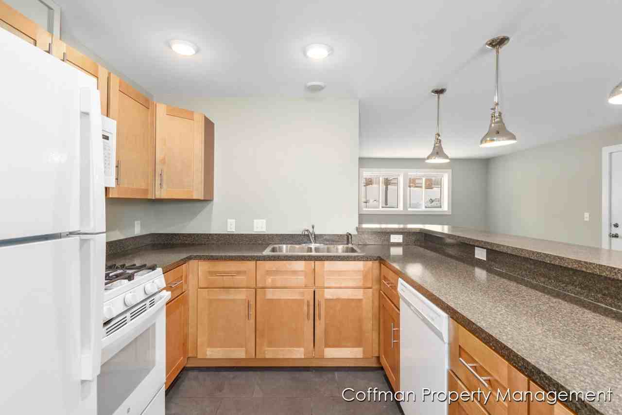 810 Benson - Photo 2 of 23