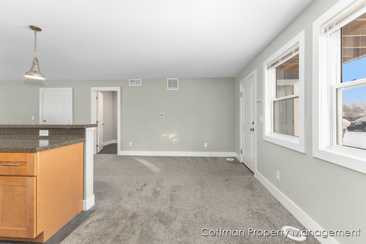 810 Benson - Photo 5 of 23