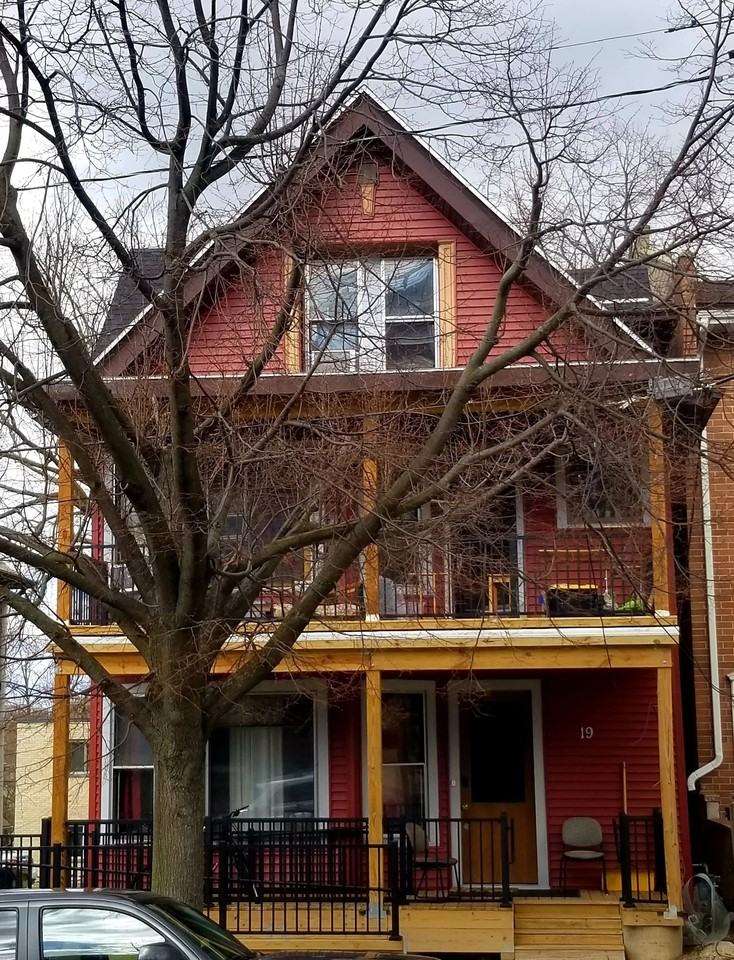 Friends - Photo 6 of 9