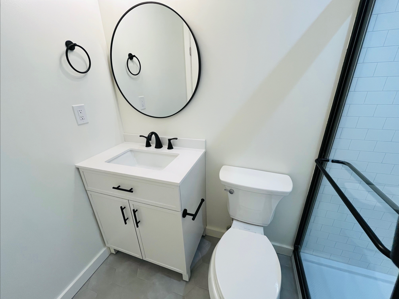 529 W. Victoria - Photo 4 of 12