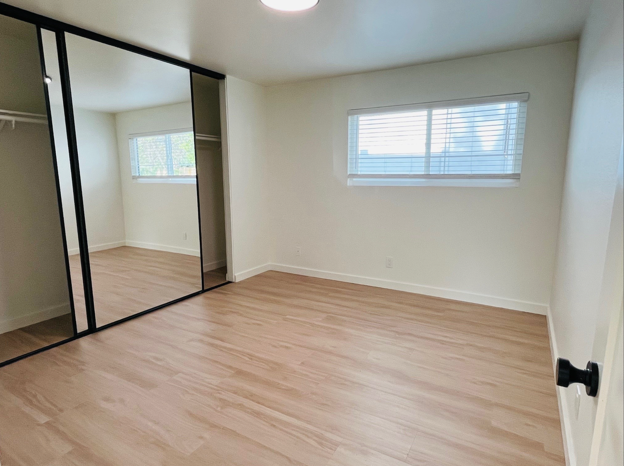 529 W. Victoria - Photo 6 of 12