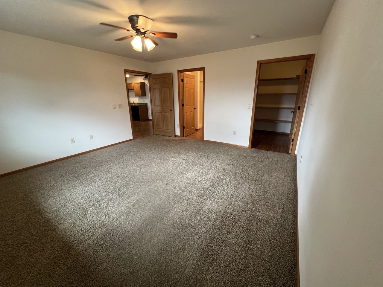 211 N. Willson Drive - Photo 5 of 17