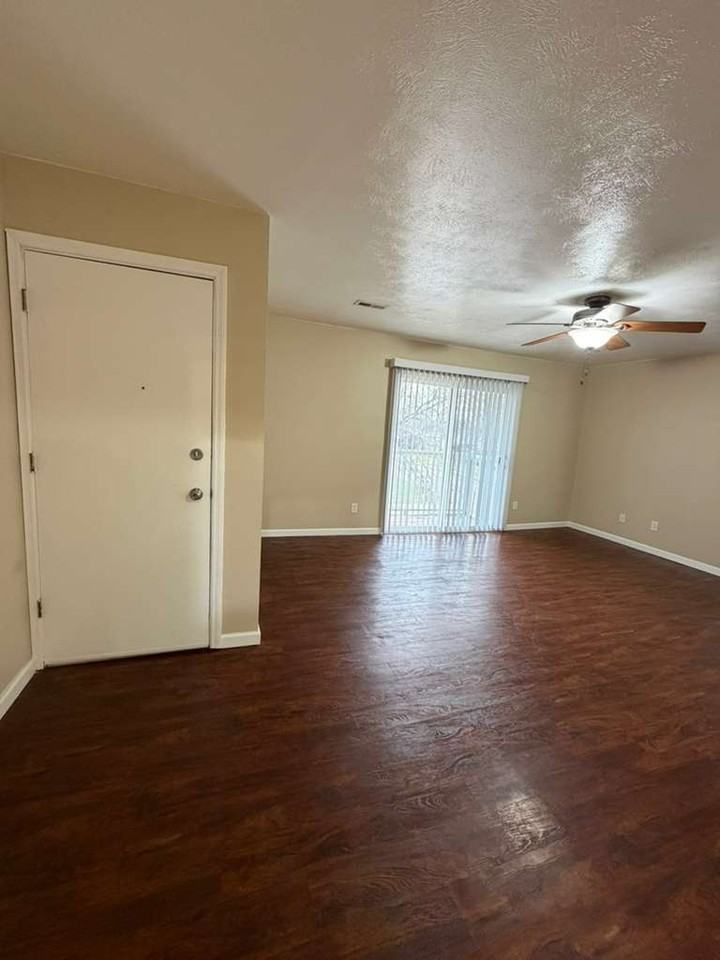 801 Deerfield Road - Photo 2 of 11