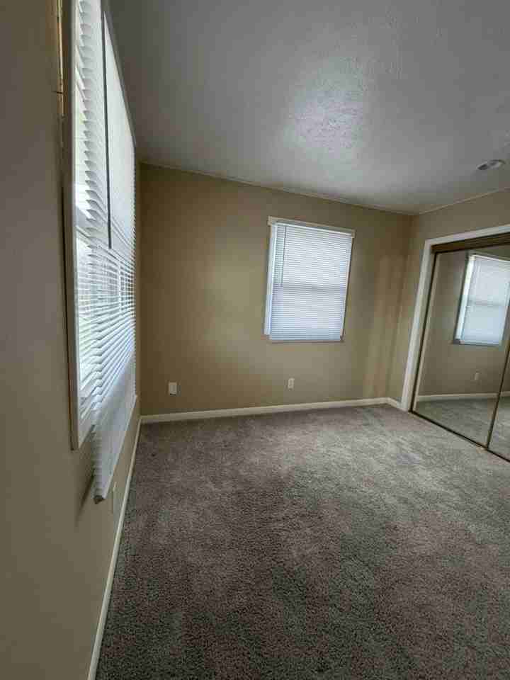 801 Deerfield Road - Photo 7 of 11