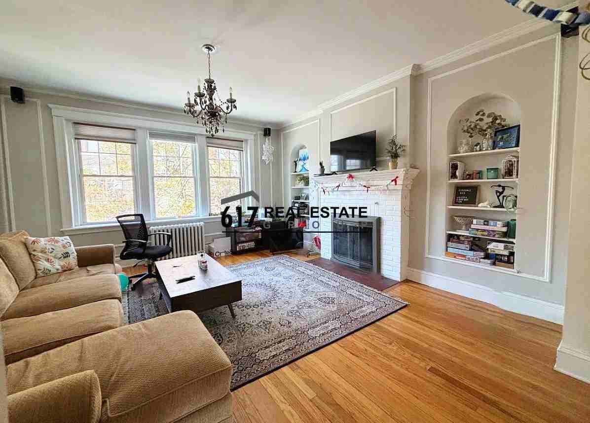 399 Washington St #4 - Photo 2 of 11