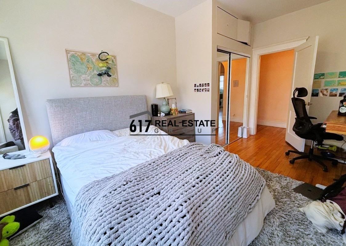 399 Washington St #4 - Photo 6 of 11