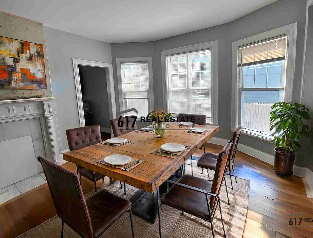 115 Franklin St - Photo 2 of 18