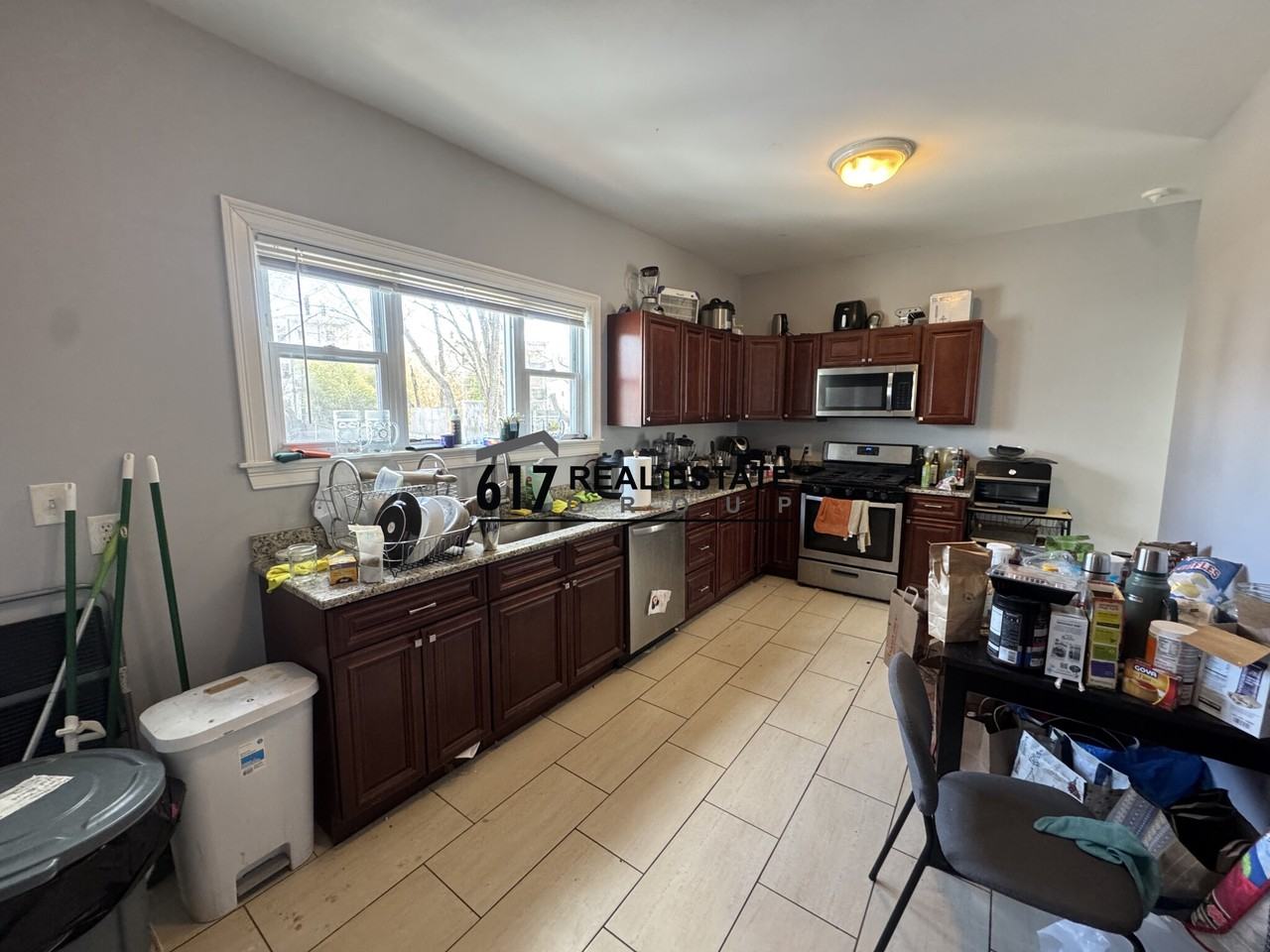 115 Franklin St - Photo 3 of 18