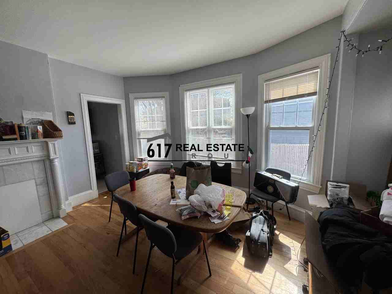 115 Franklin St - Photo 5 of 18