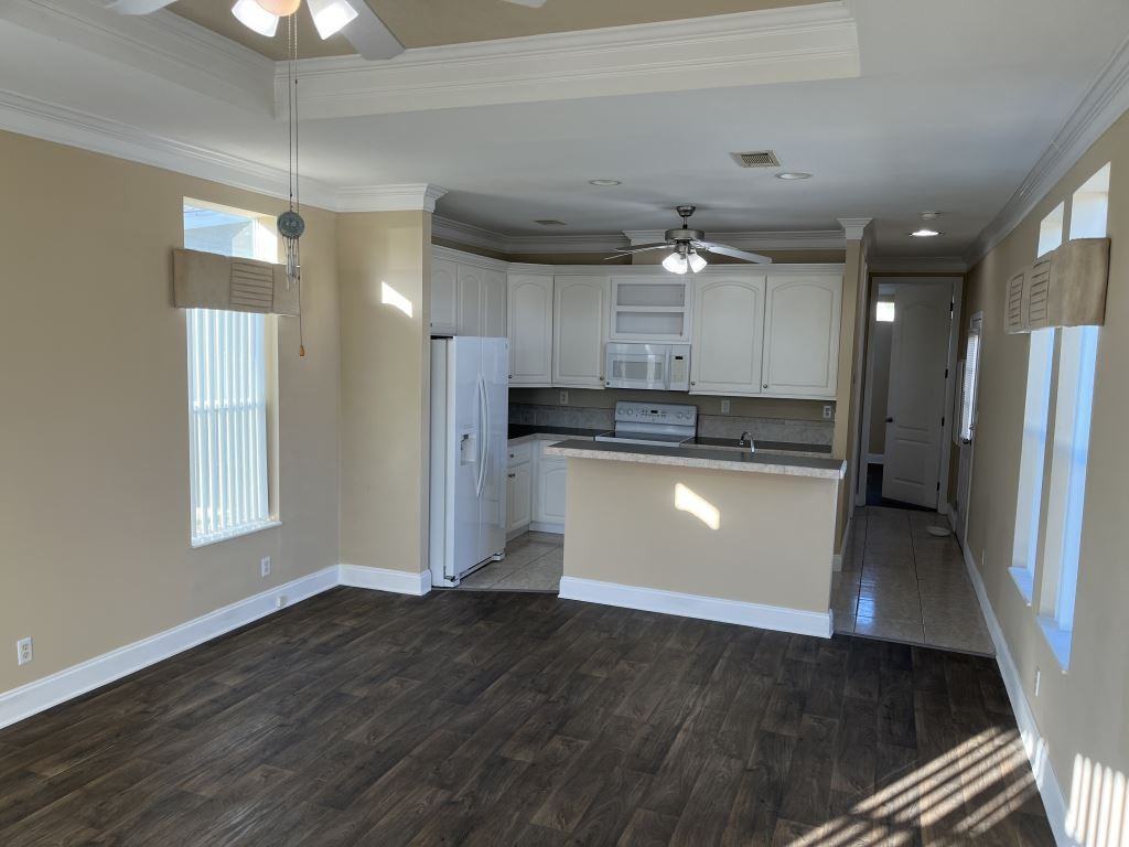 140 Bauer Dr - Photo 3 of 15