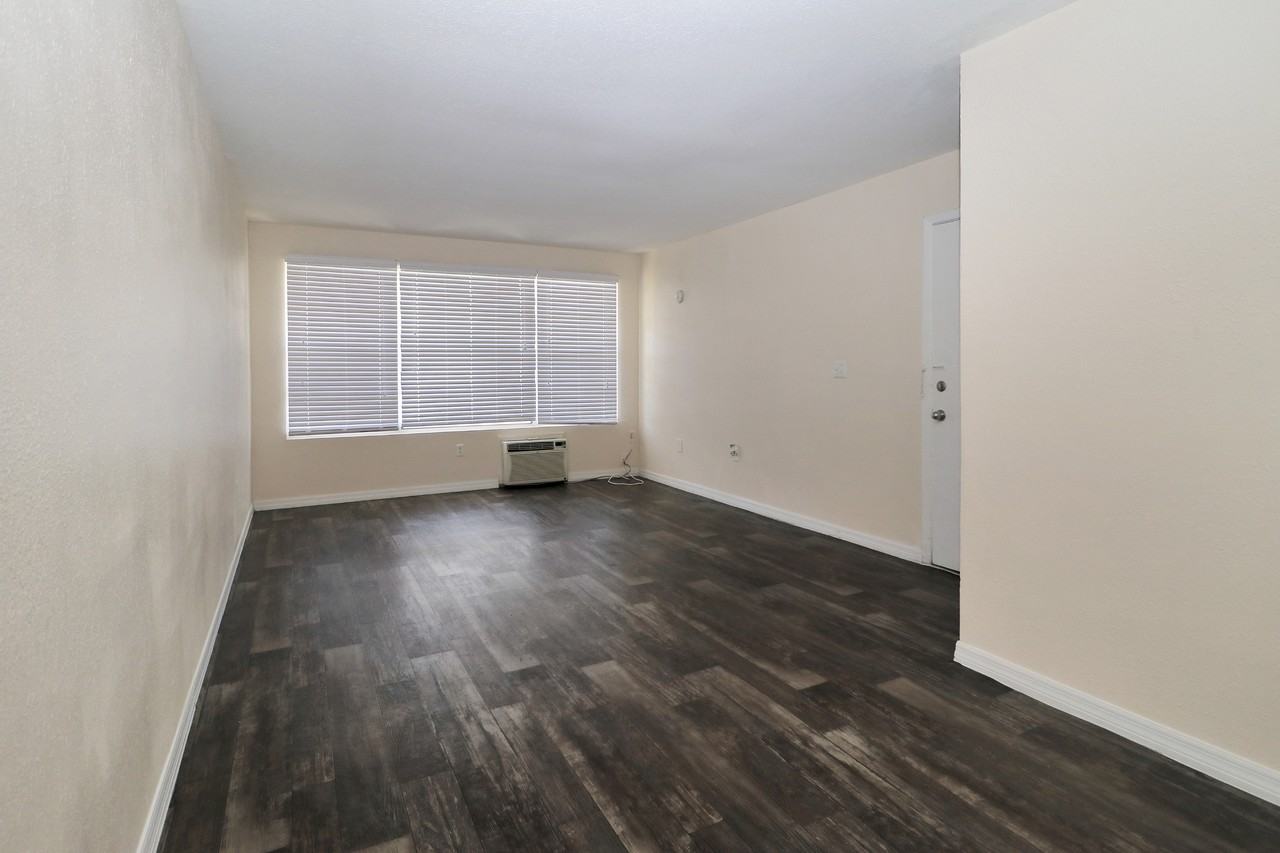 Greenway - Photo 6 of 10