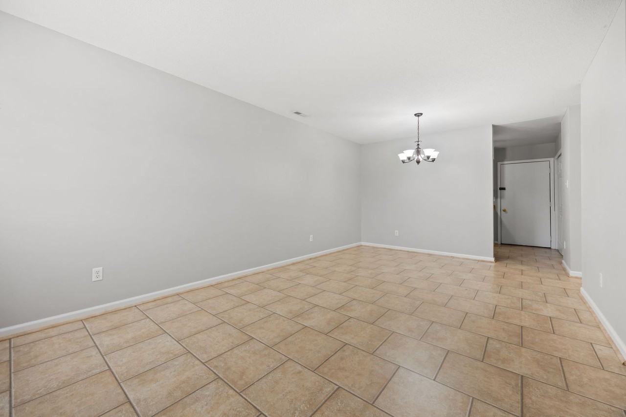 103 Old Spring Hill Ln - Photo 2 of 27