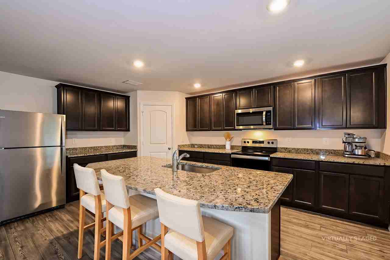 880 880 Youngreen Dr - Photo 3 of 18