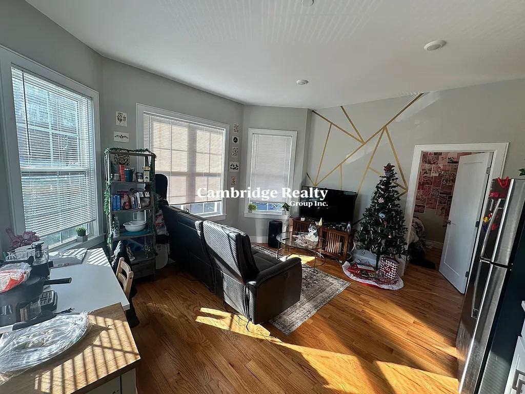 1619 Tremont St #1T - Photo 2 of 8