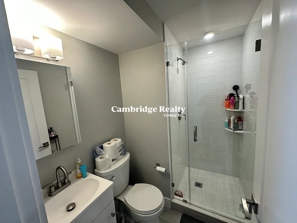 1619 Tremont St #1T - Photo 7 of 8