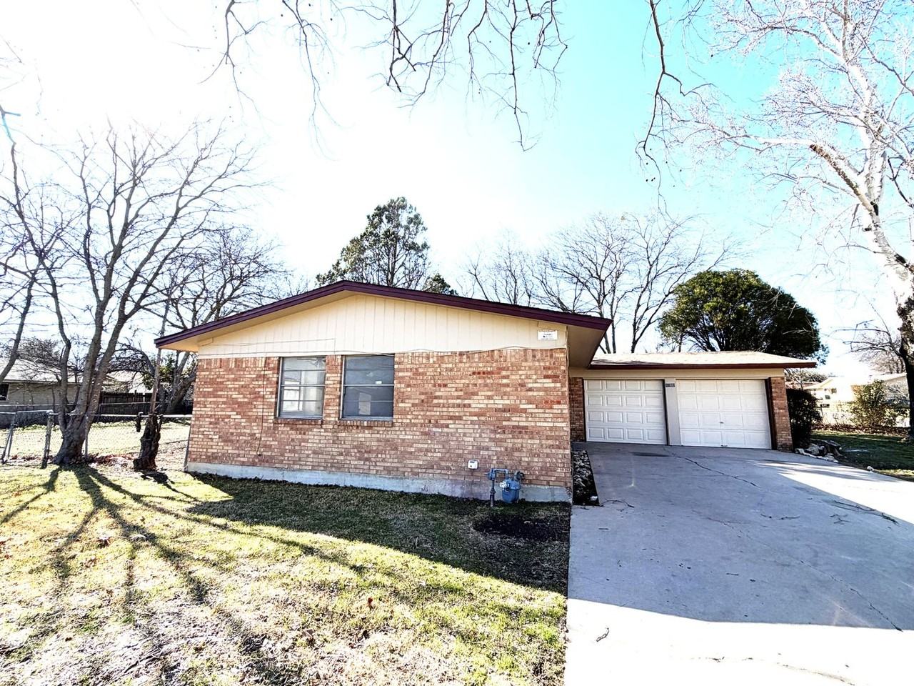 1102 S Ann Blvd
