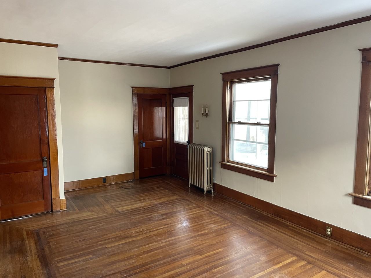 54 Glen Ave - Photo 3 of 12