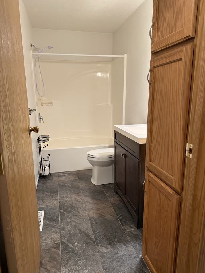 8399 N 52nd St - Photo 6 of 20