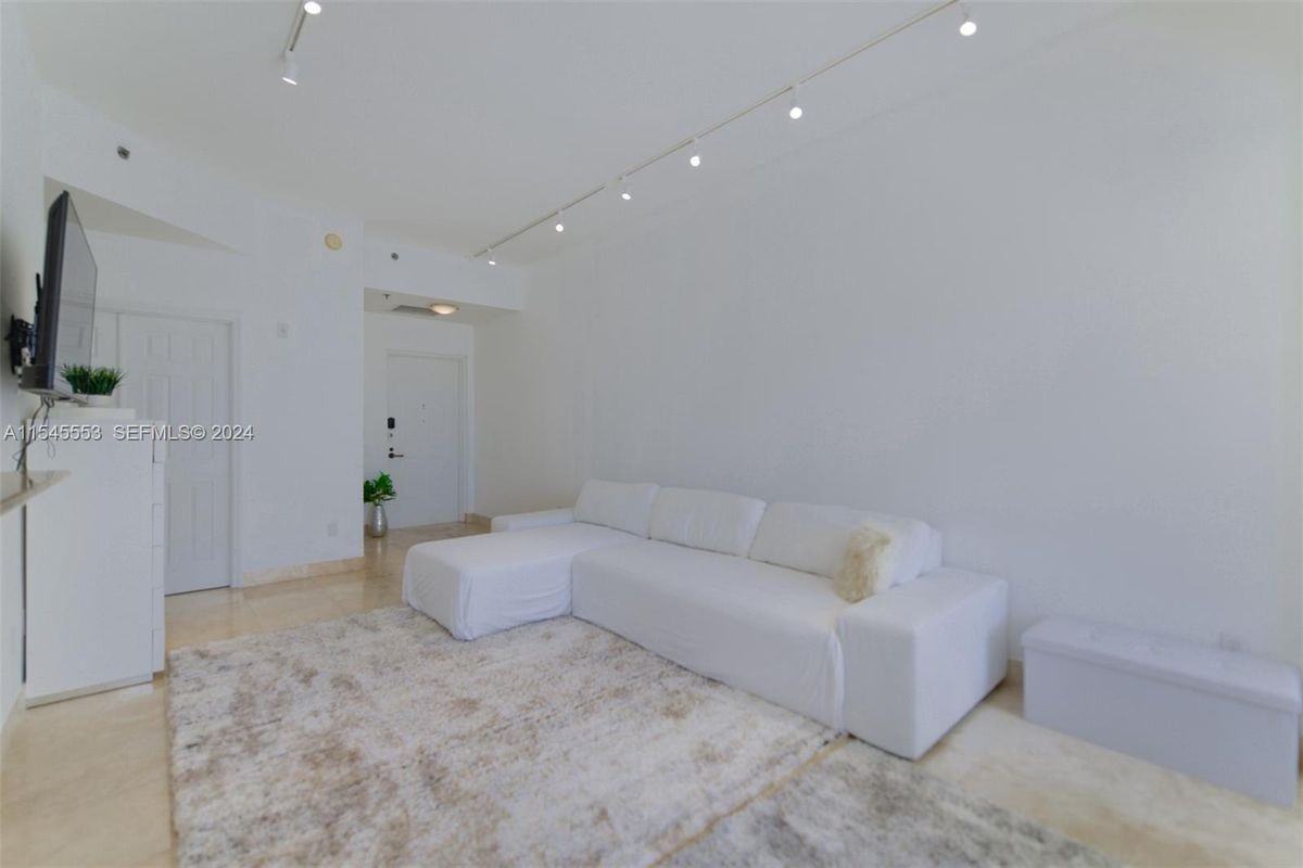 145 Jefferson Ave - Photo 3 of 20