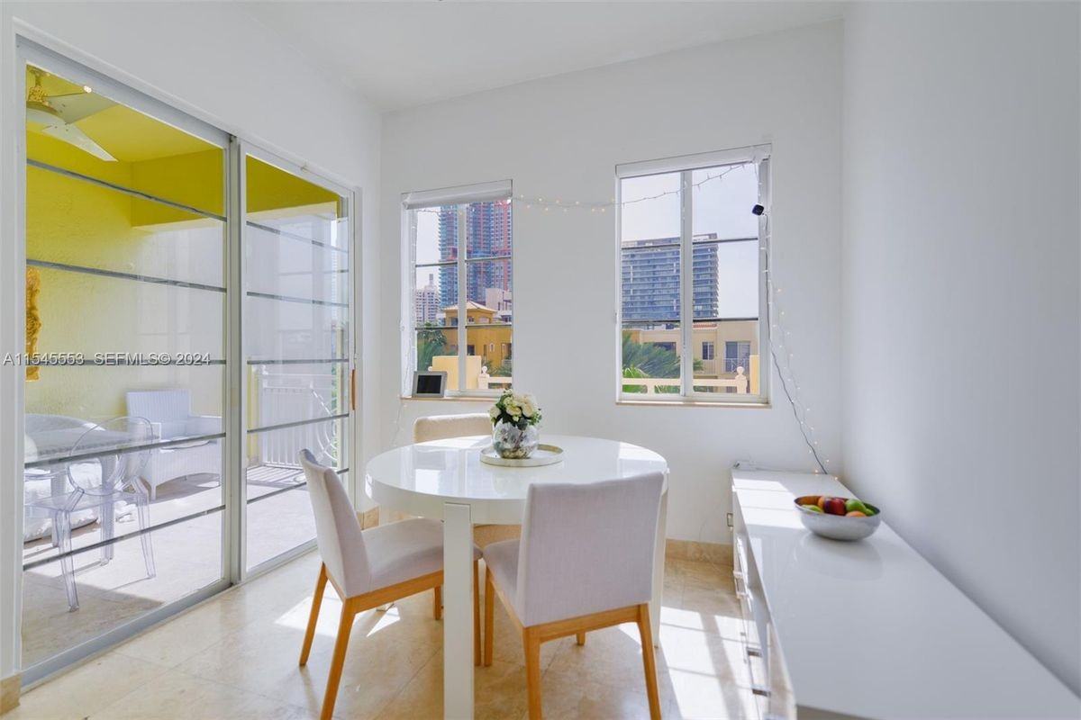 145 Jefferson Ave - Photo 7 of 20