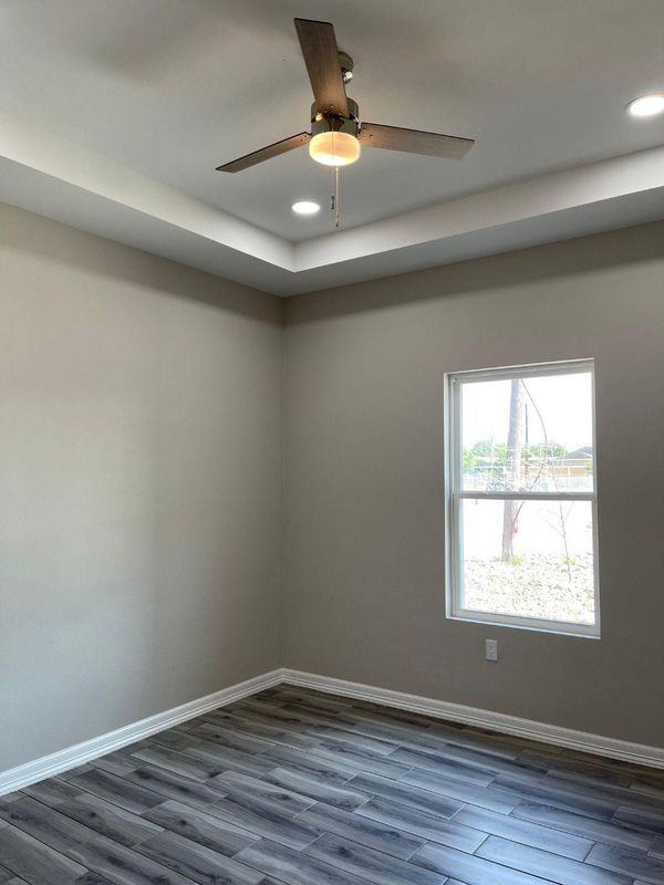 424 3 1/2 St - Photo 2 of 21