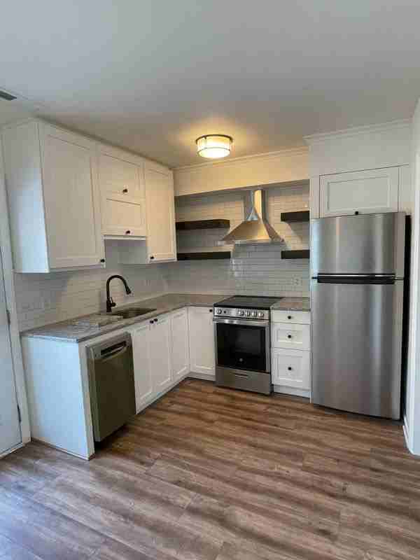 101 Royal Forest Ct - Photo 2 of 16