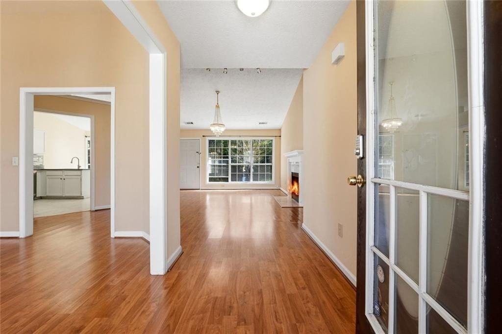 2600 Avalon Pl - Photo 3 of 25