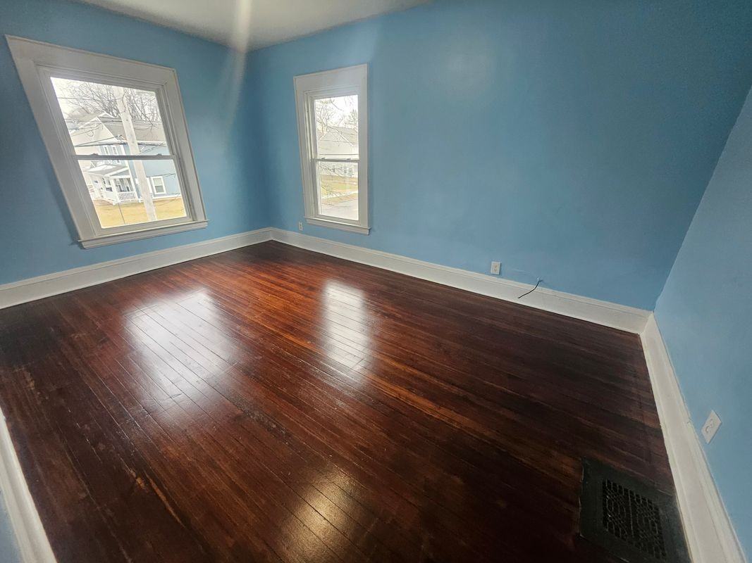 1330 Midland Ave - Photo 5 of 16