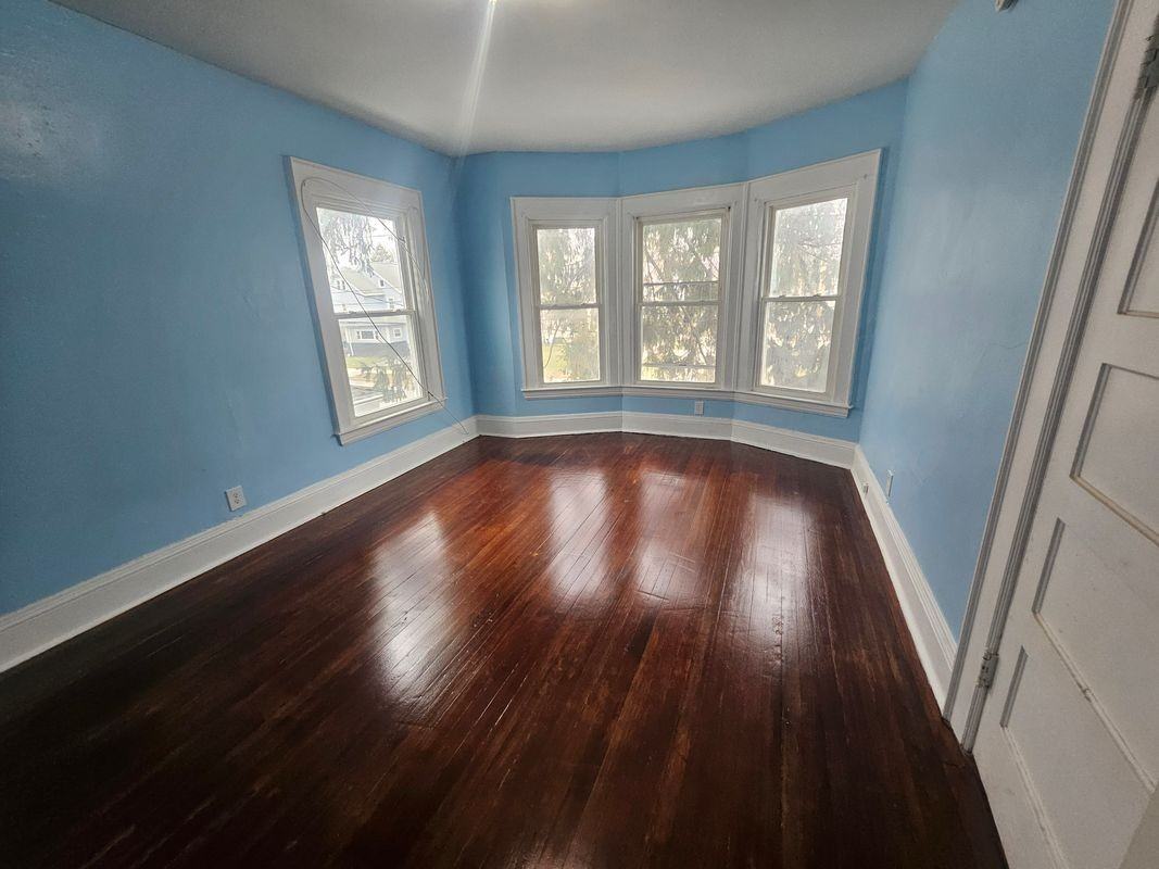 1330 Midland Ave - Photo 6 of 16