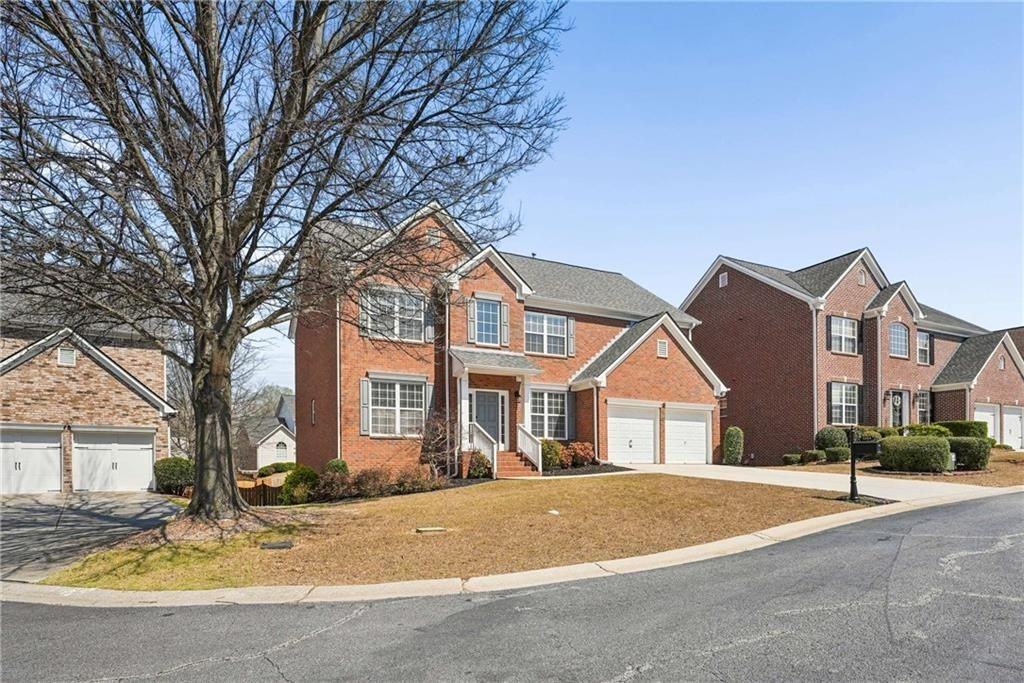 1304 Kirkwood Ln - Photo 2 of 45