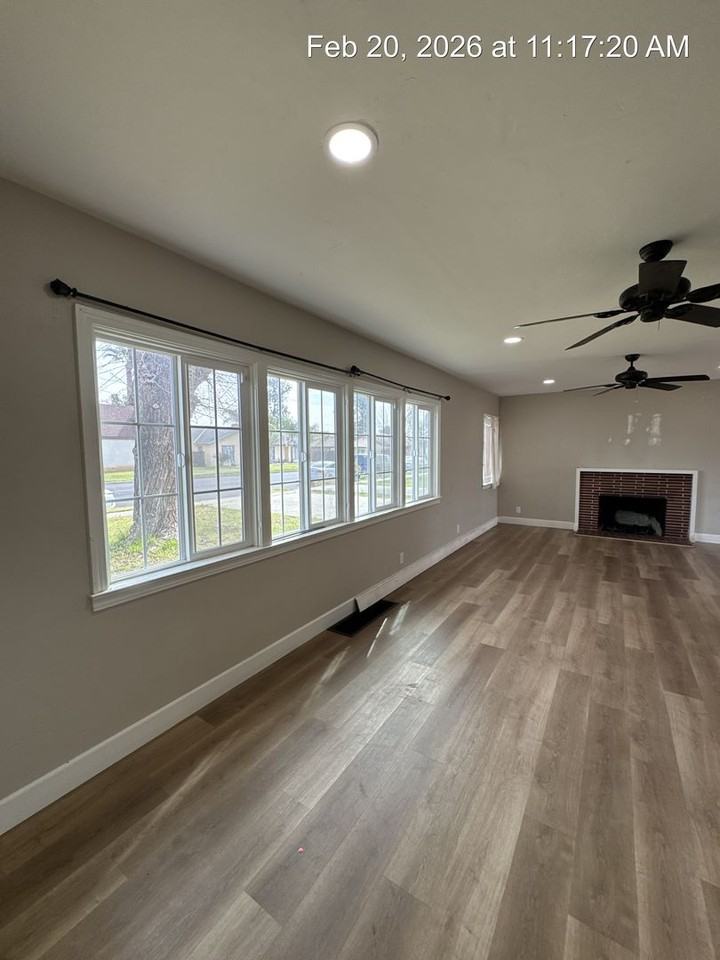 461 N Bates Ave - Photo 3 of 26