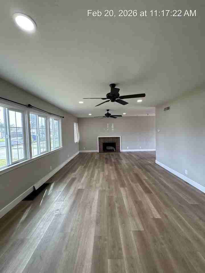 461 N Bates Ave - Photo 4 of 26