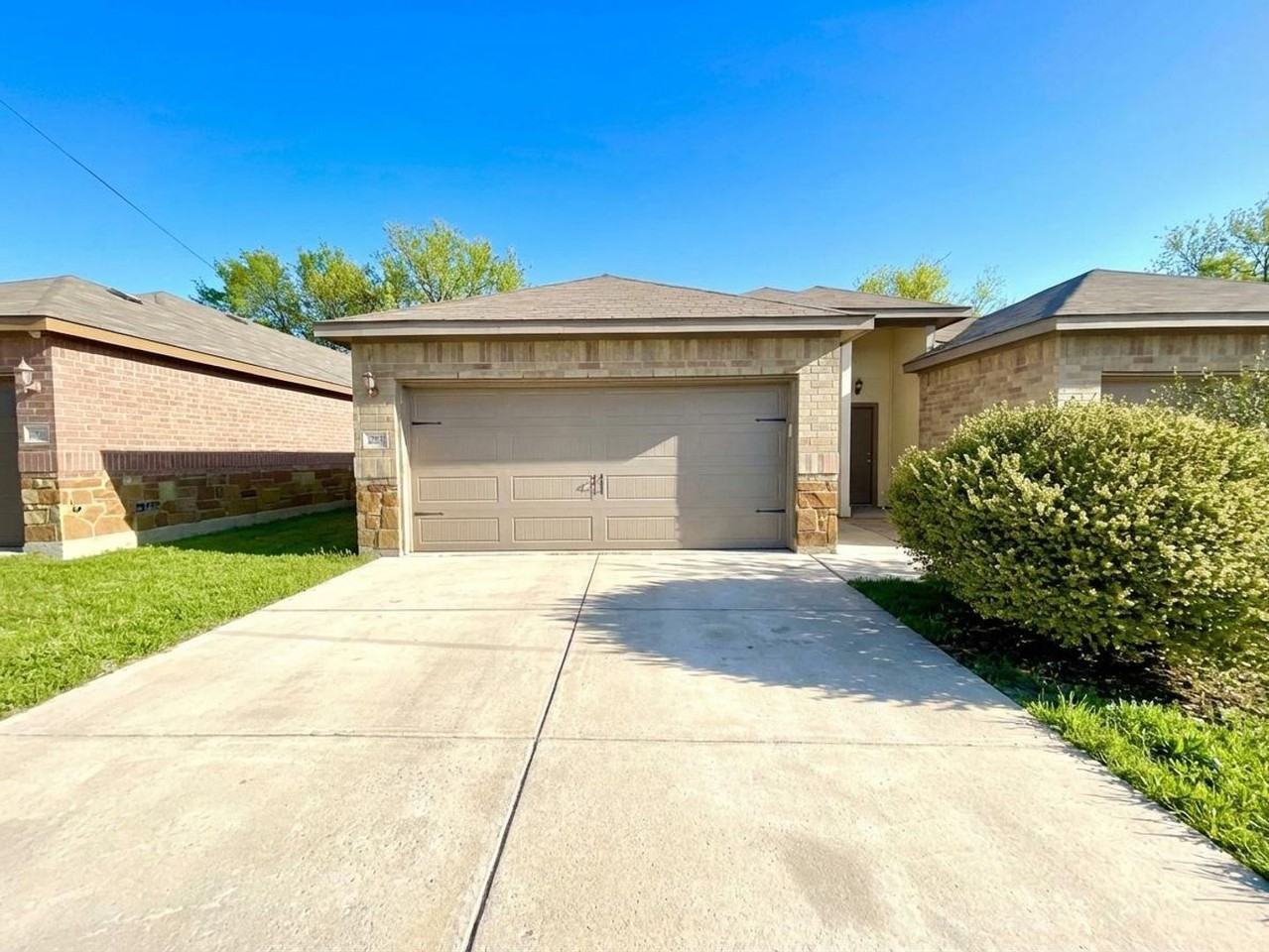 2575 Pahmeyer Rd - Photo 2 of 32