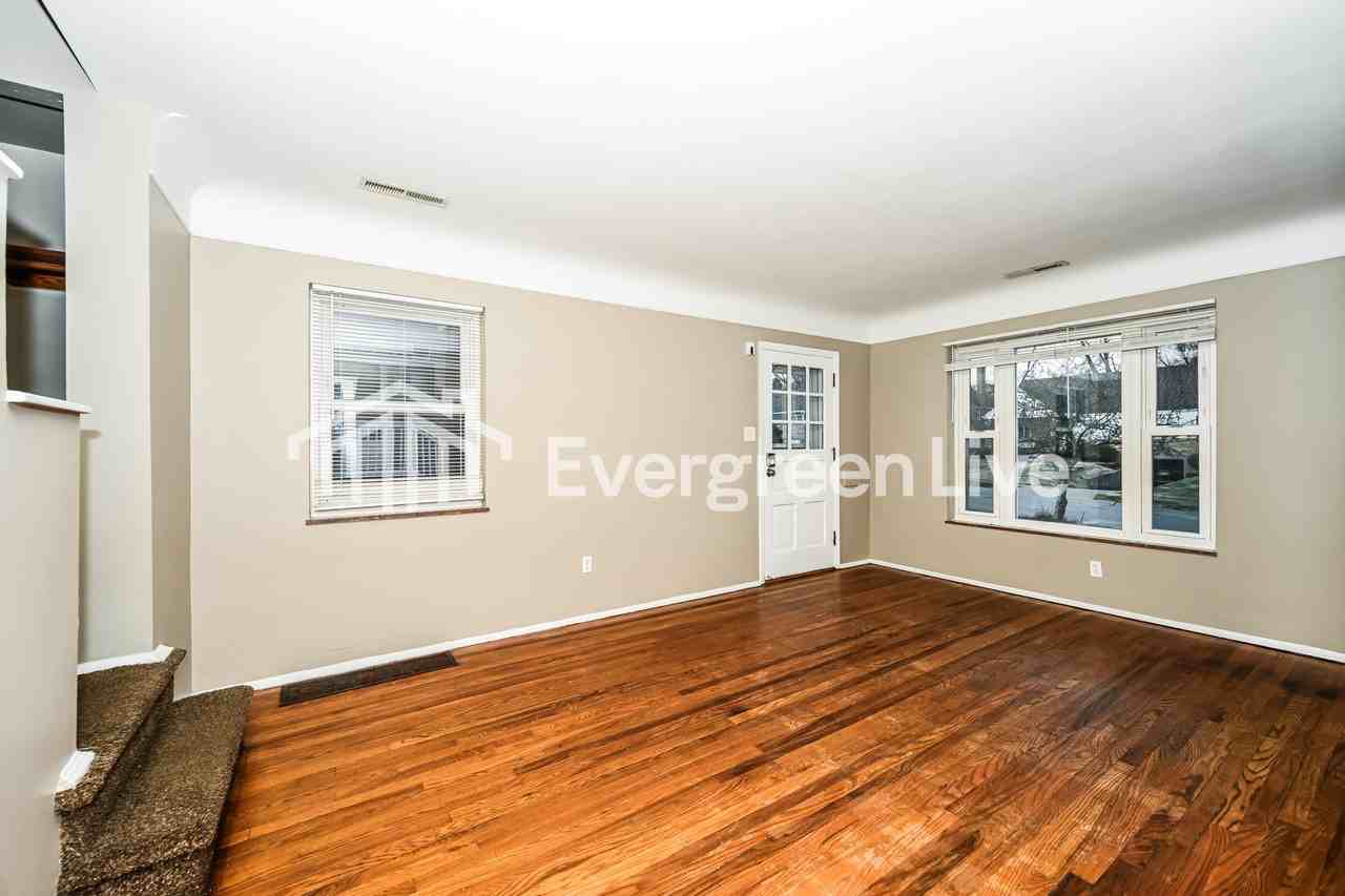 1089 Morado Dr - Photo 3 of 15