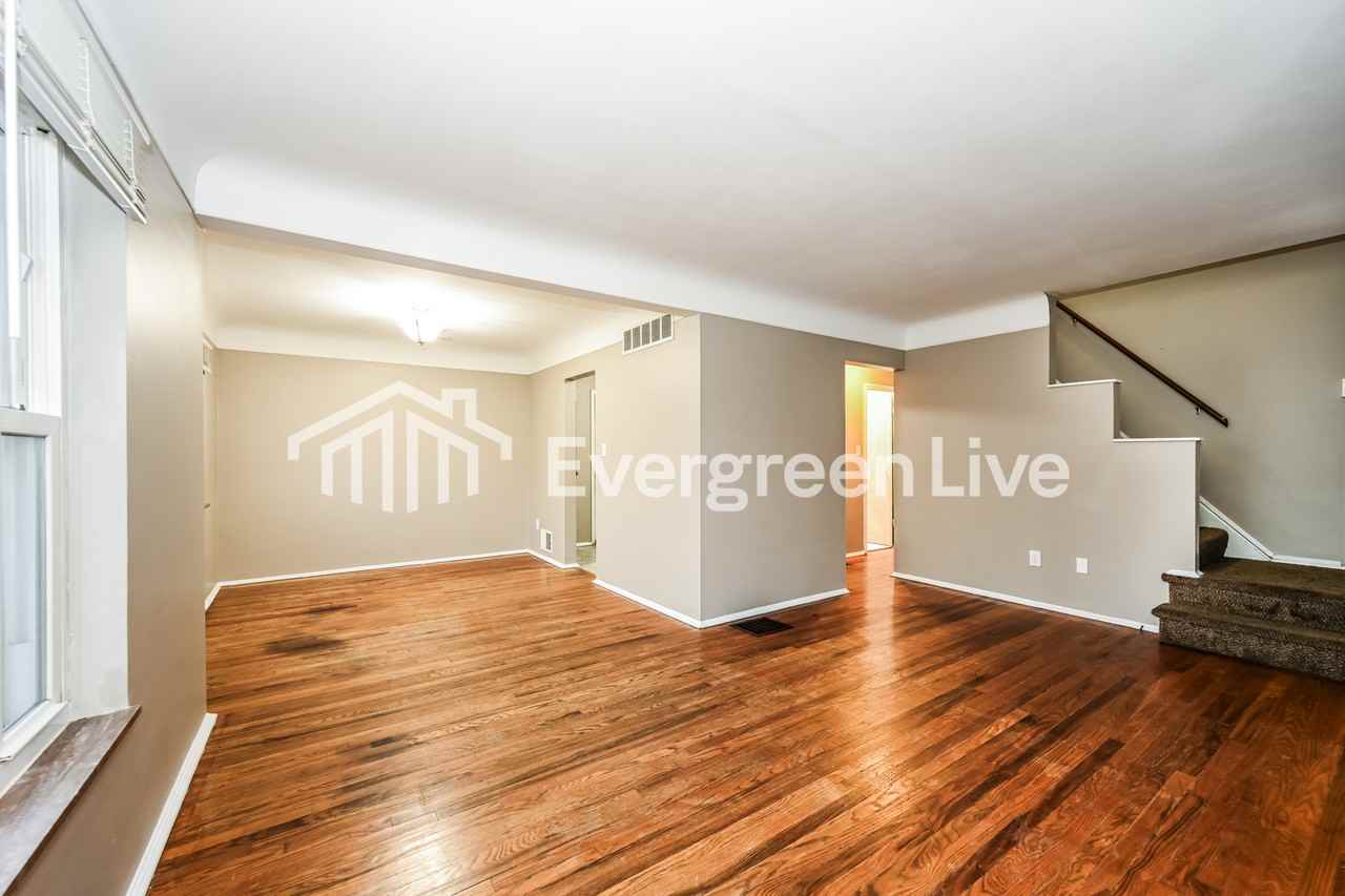 1089 Morado Dr - Photo 4 of 15