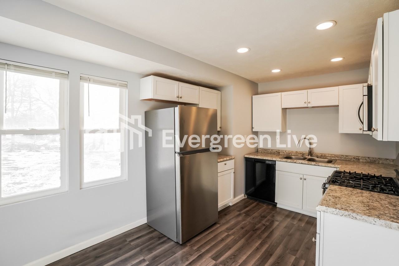 4009 Nebraska Ave - Photo 5 of 15