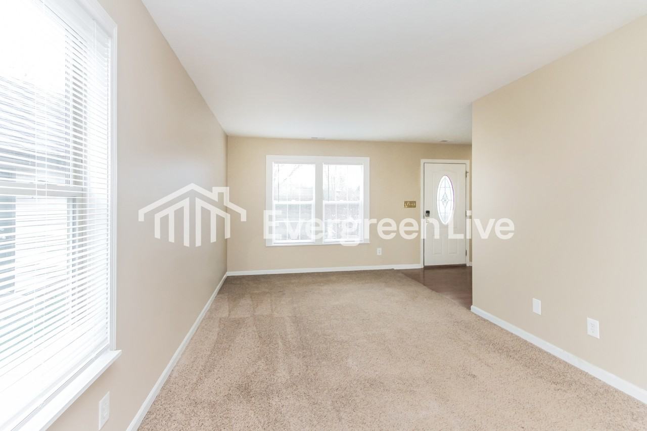 2323 Rolling Oak Dr - Photo 4 of 15