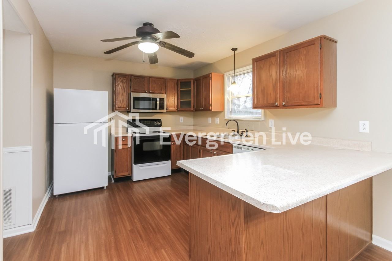 2323 Rolling Oak Dr - Photo 5 of 15