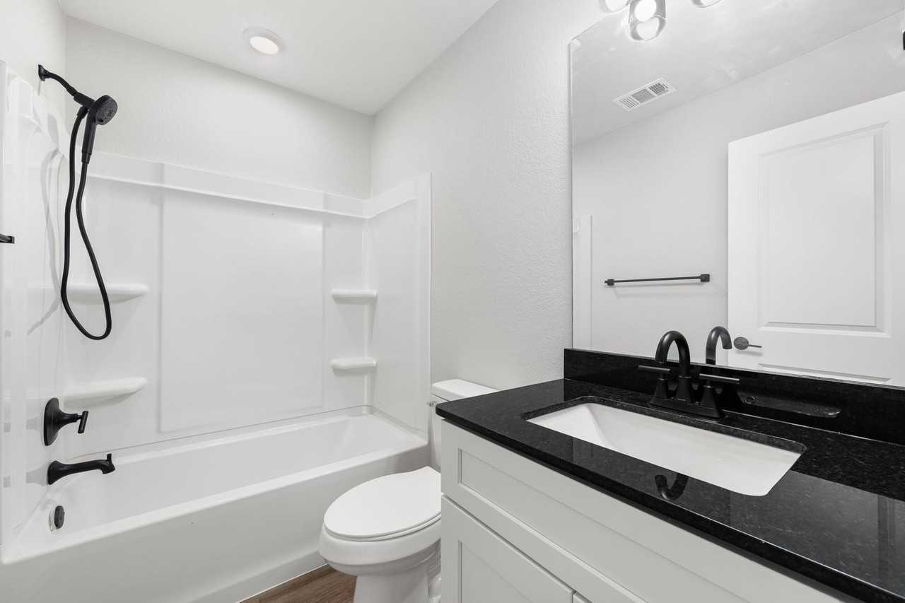 706 S 28th St #B - Photo 2 of 21