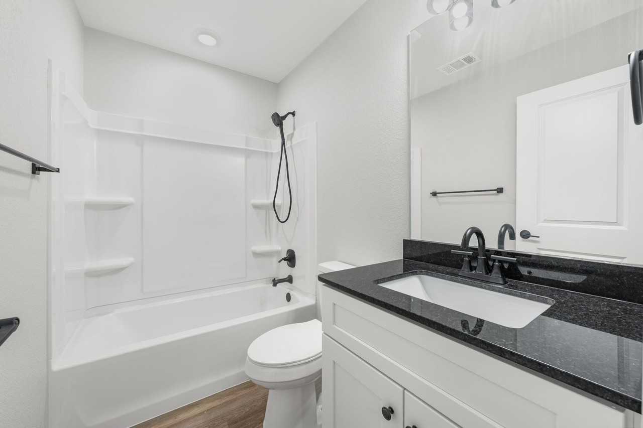 706 S 28th St #B - Photo 4 of 21