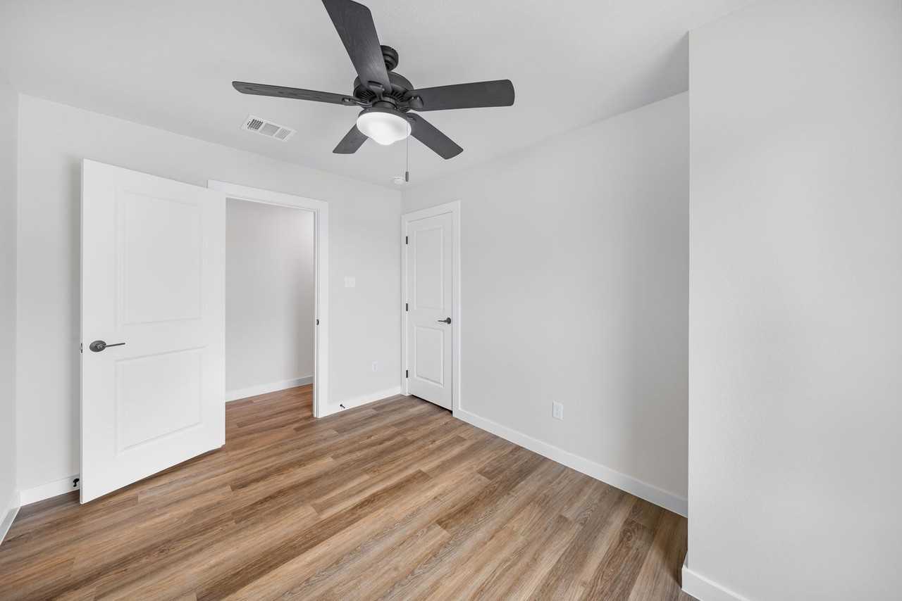 706 S 28th St #B - Photo 6 of 21