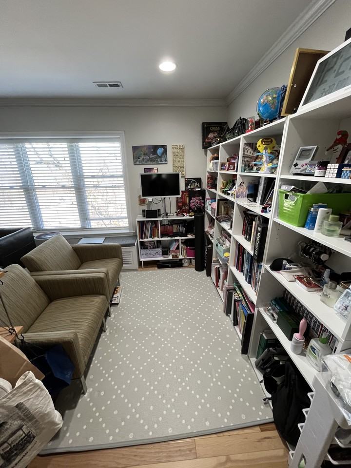 152 Newton St #6 - Photo 3 of 20