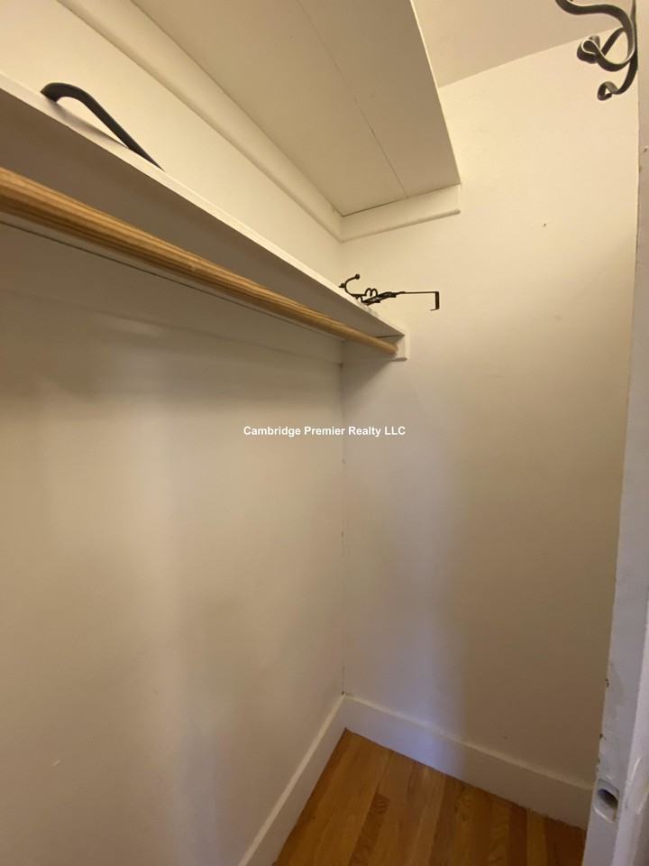 Broadway #32 - Photo 4 of 6