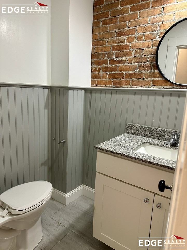 203 High St #1 - Photo 5 of 8