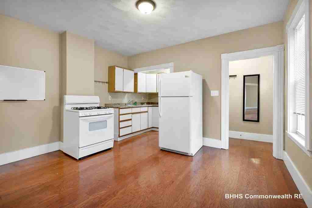 199 Beacon St #B - Photo 2 of 16