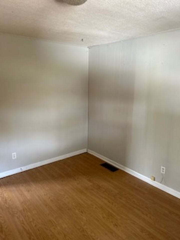 68 Maple St - Photo 5 of 12