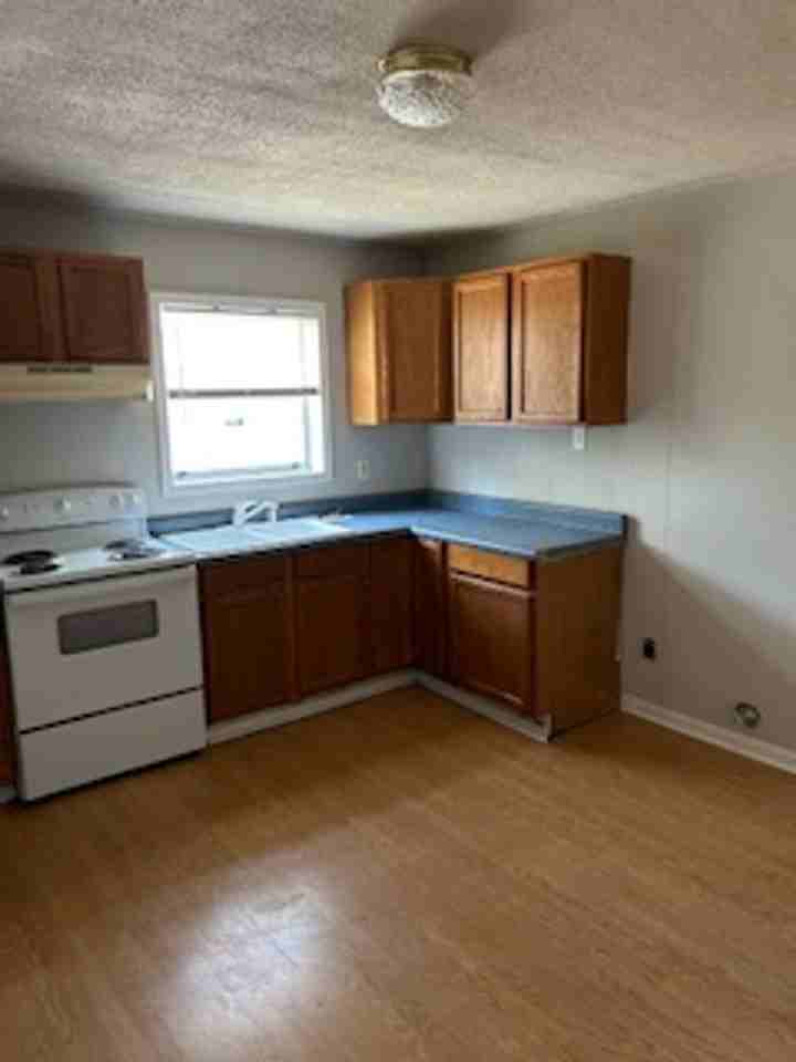 68 Maple St - Photo 6 of 12