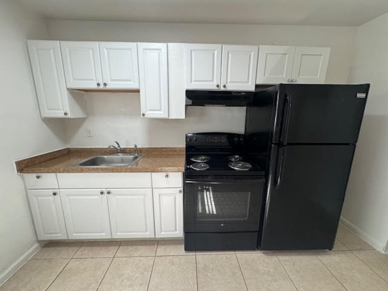 5814 Taylor St Hollywood, FL 33021 - Photo 3 of 8